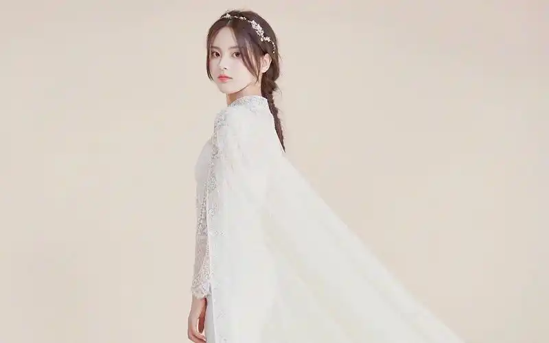 杨超越清纯婚纱高清桌面壁纸