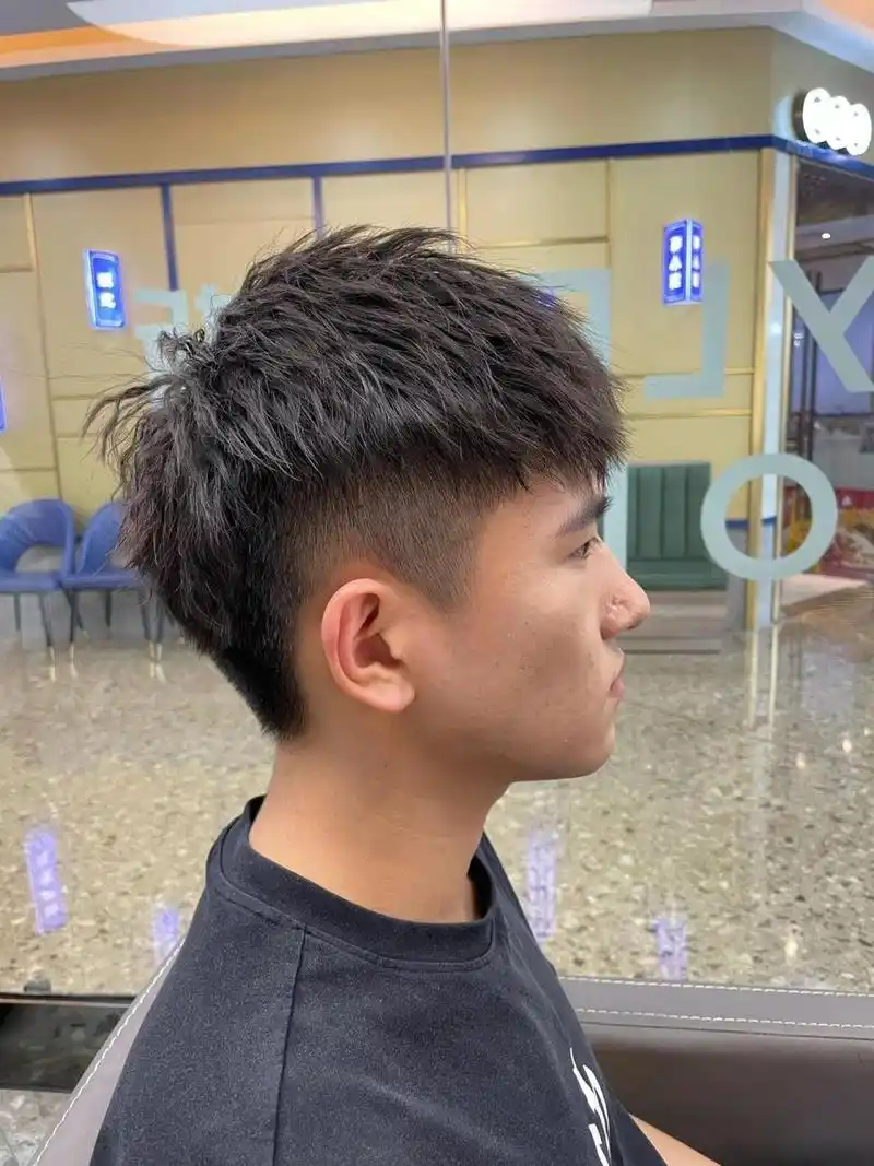 男生摩根烟花烫烫|||男生发型 男生烫发 摩根烫 男生气垫烫