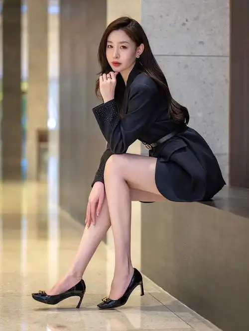 职场女性的干练,让你有种征服欲
