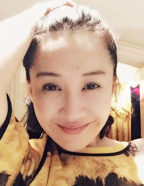 许晴零点发文 露额素颜美照回应生日祝福