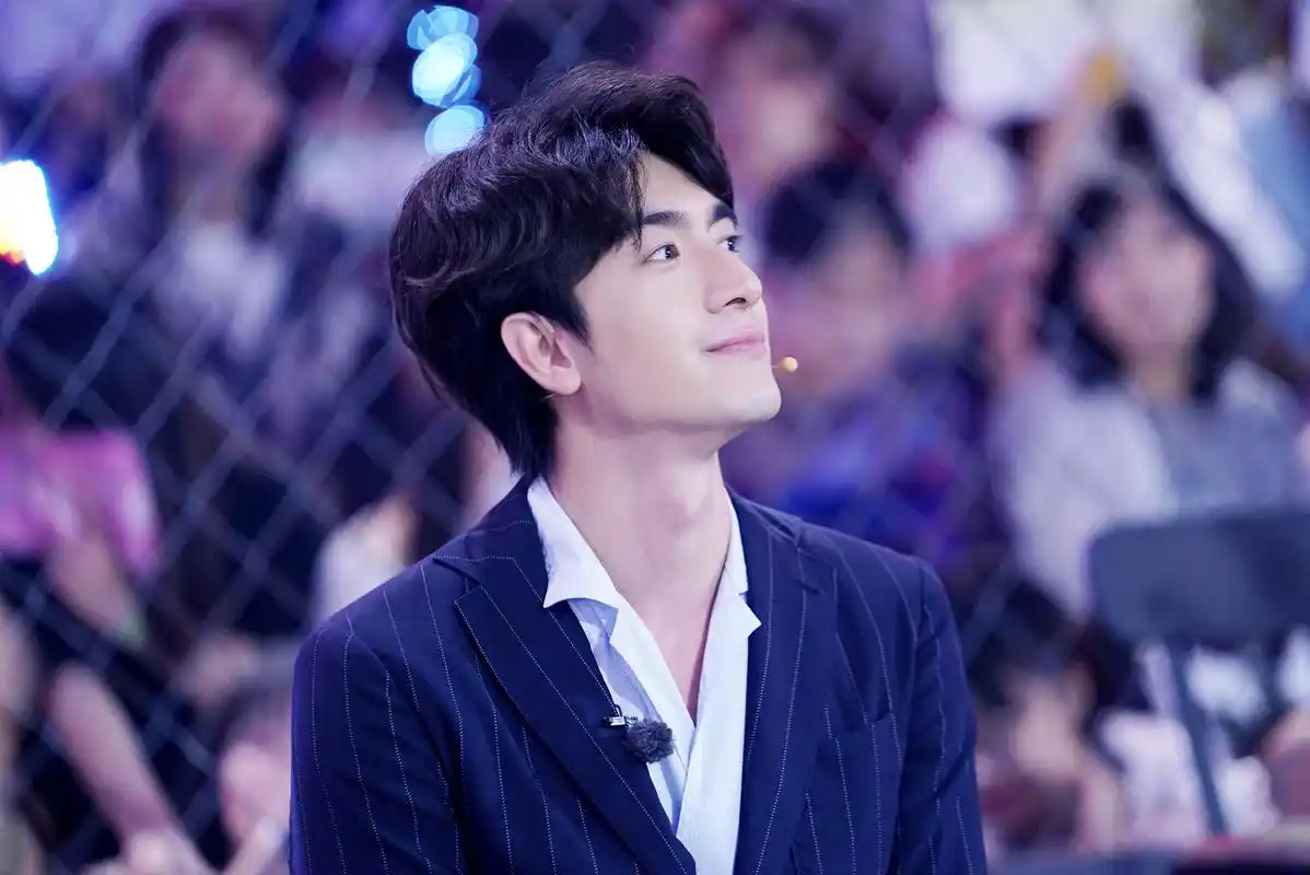 林更新《机器人争霸》终极战斗即将打响,从萌新团长到策略高手,林更新