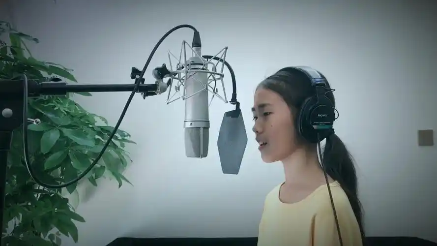 石老师声乐课,弟子黄子玥上课演唱练习中.