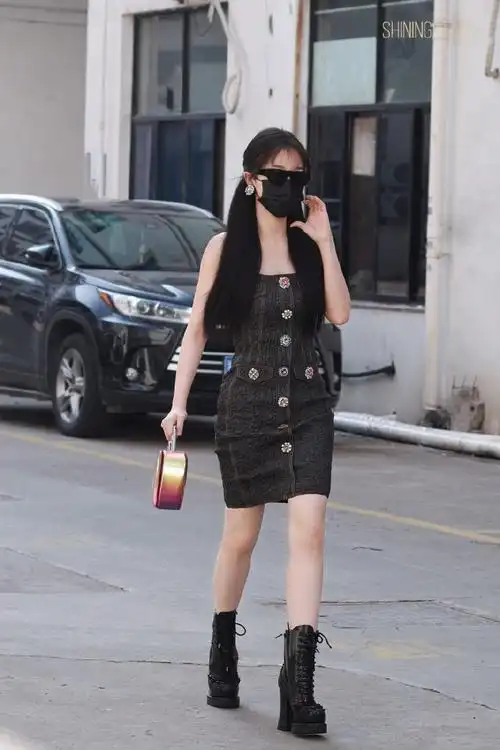 虞书欣上班脸颊比心##虞书欣永夜星河