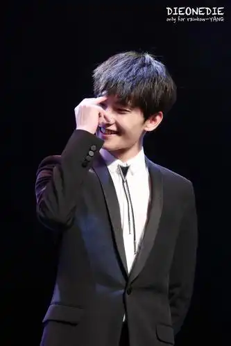 杨洋一定是水蜜桃味的小甜豆吧,笑起来地样子简直太甜了～@杨洋