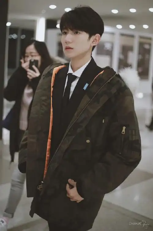 联合国上下班  小哥哥你…这么帅是要在联合国演偶像剧吗  #王源2024