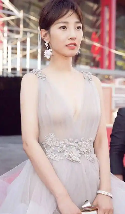 白百何比赛时穿的蕾丝内衣太美了!_造型_形象_减肥