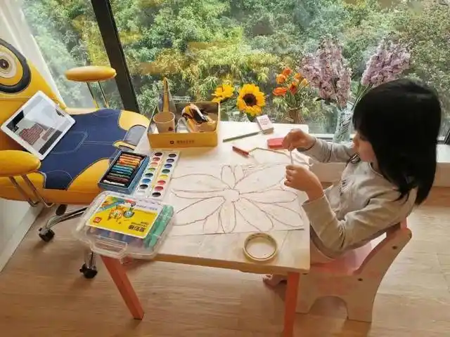 如何让孩子在家爱上画画?