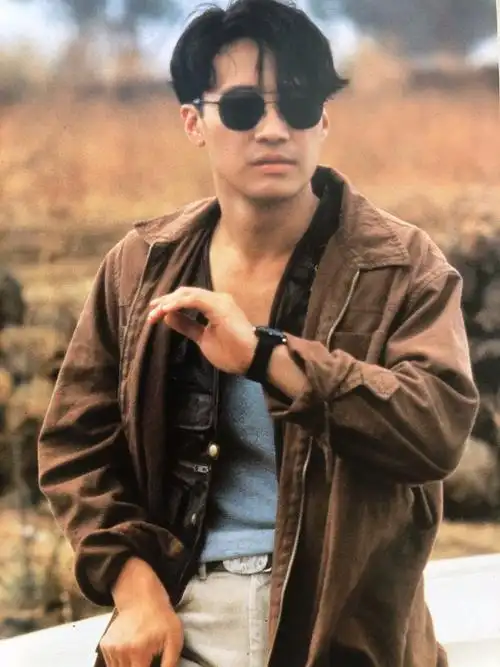 你们认为90年代港圈最火的男明星是选一个tvb最火再选一个整个港圈