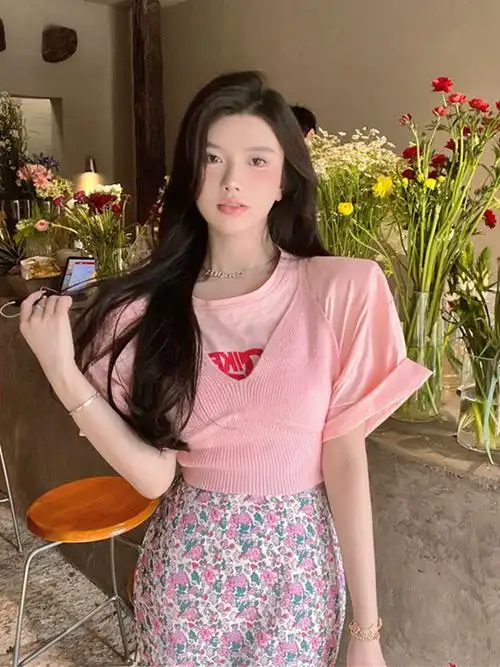 粉色短袖t恤针织吊带两件套上衣女夏季高级感碎花鱼尾半身裙套装