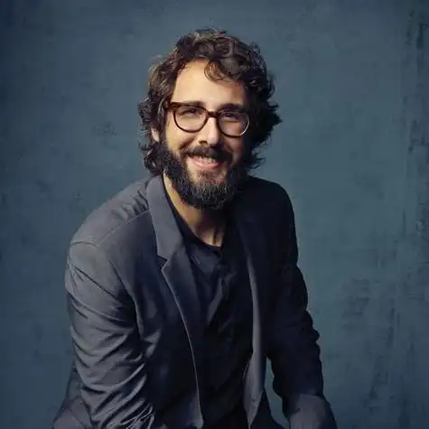来自加州的男歌手josh groban以一副揉合了意大利歌剧与古典艺术气质