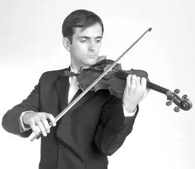 济南小提琴培训——小提琴持琴姿势-艺术培训-教育培训-济南老帮办