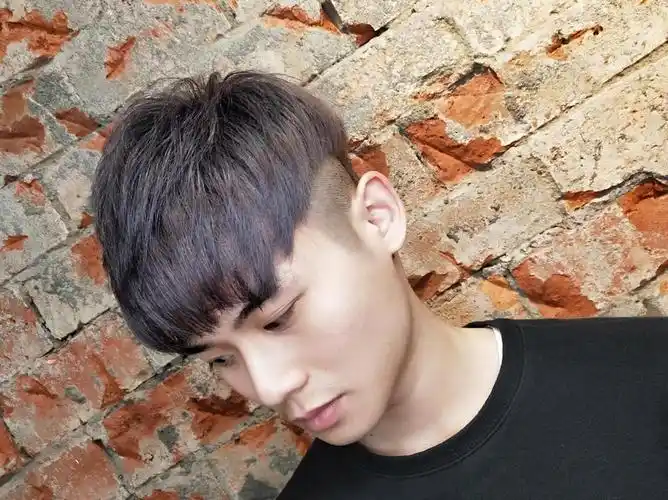 男生短发精神帅气发型复古锅盖头摆脱大叔味