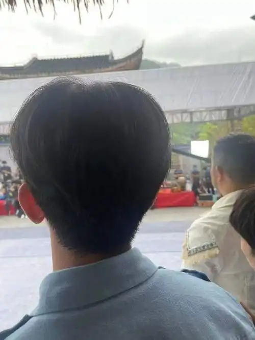 恋坤脑犯了  连脑袋都是95的形状  女友视角get～    #蔡徐坤