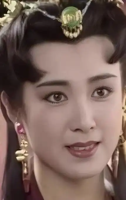 傅艺伟的毁灭史:从"最美妲己"到"阶下囚",她经历了什么?