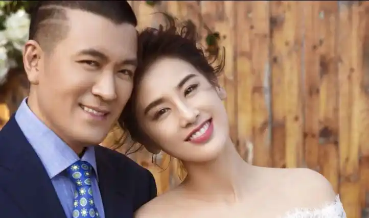 黄圣依杨子结婚十年曝婚纱照