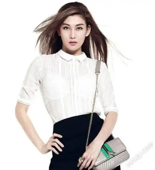 李彩桦代言费多少/李彩桦买照片/明星本人见面签约