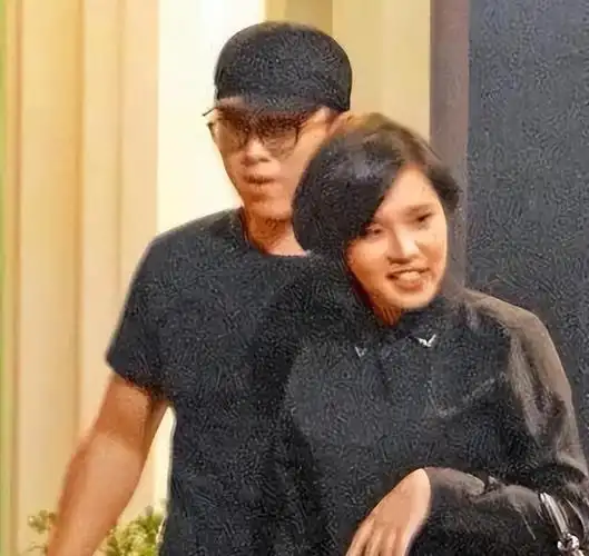 谢依霖找到了她老公,就像找到了一个治愈师.