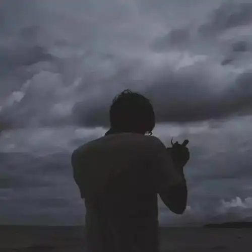 头像图片大全好看的安静又沉稳的撩妹男生头像