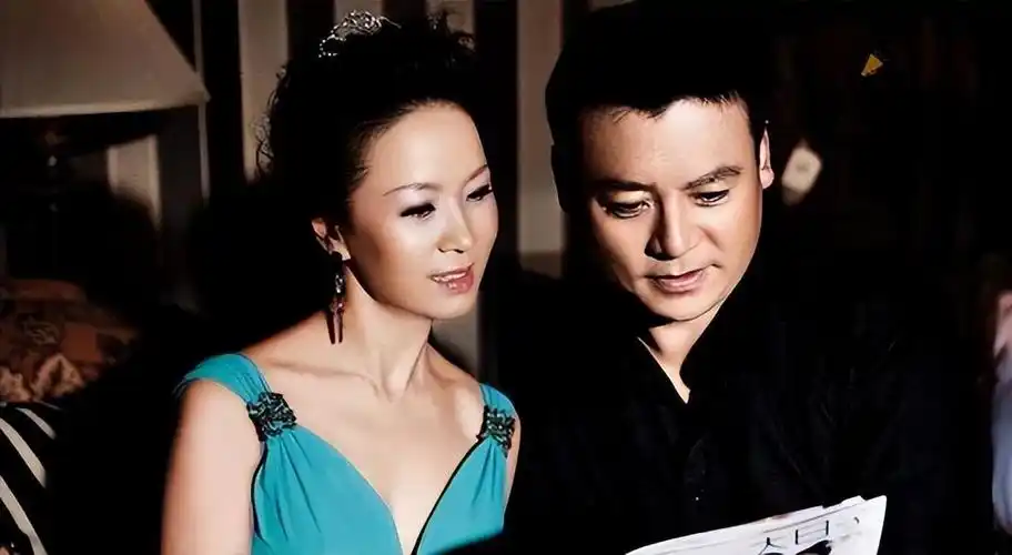 回顾演员赵越嫁二婚佟凡恩爱25年57岁无儿无女亦无悔