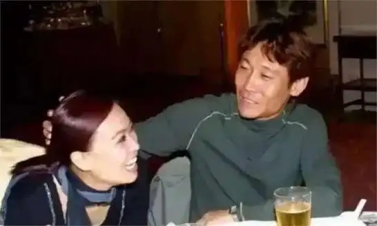 分手高峰后,那英再嫁孟桐,他们的婚姻生活有何不同?