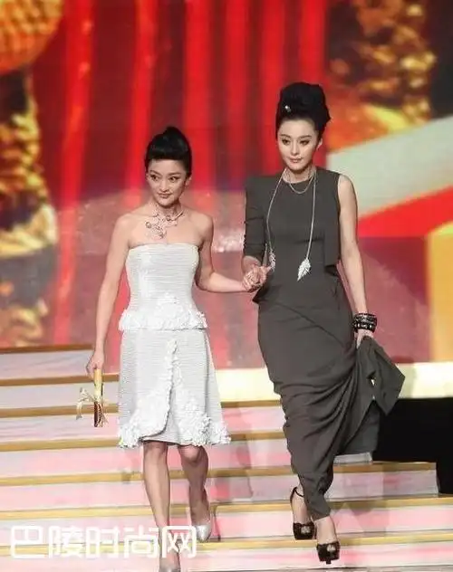 终于知道一个女明星有多矮了,最后这张也太明显了吧! / 比乐族