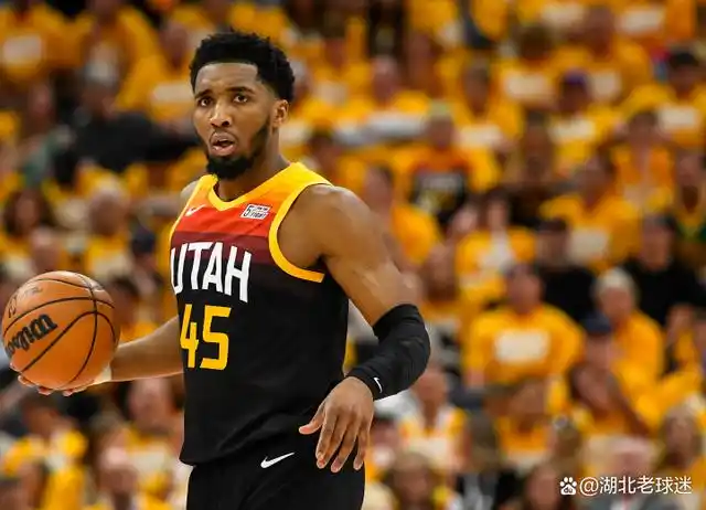 富豪变球童!犹太爵士老板出现在比赛中,身家比在场任何人都高