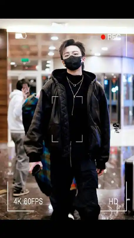 刘宇宁龙年春晚后台路透##刘宇宁被礼花吓一跳