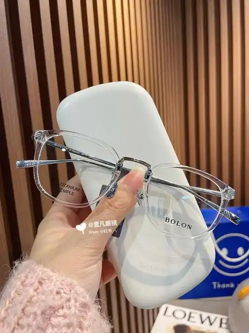 暴龙今夏流行的冰透系冷淡风透明色眼镜框