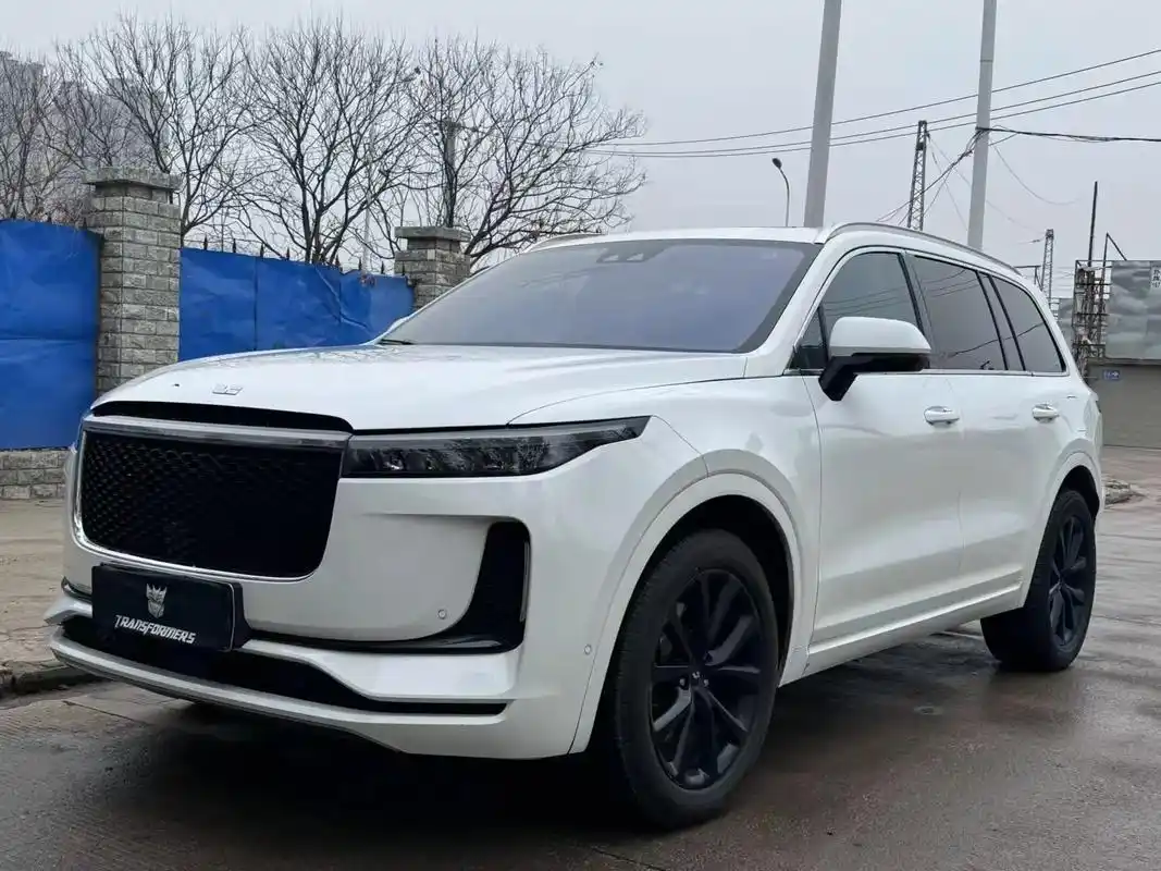 新到 2020年理想one ,六座,贯穿日行灯,多功能方向盘