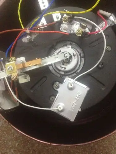 请教一下家电师傅前辈,普通电子电饭锅煮饭没熟就跳了,这是温控器出