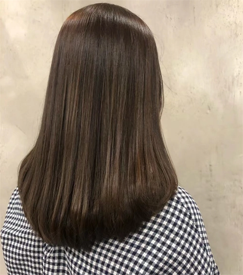 直发梨花头内扣 飘逸丝滑好打理