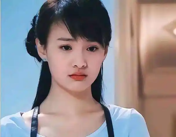 郑爽从娱乐圈"顶流明星"到"全网封杀",她是怎样成过街老鼠