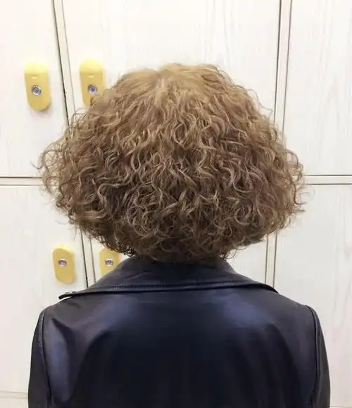 40到60岁女性剪短发烫小卷时尚减龄真洋气