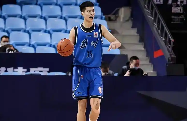 朱松玮_金牛队_香港