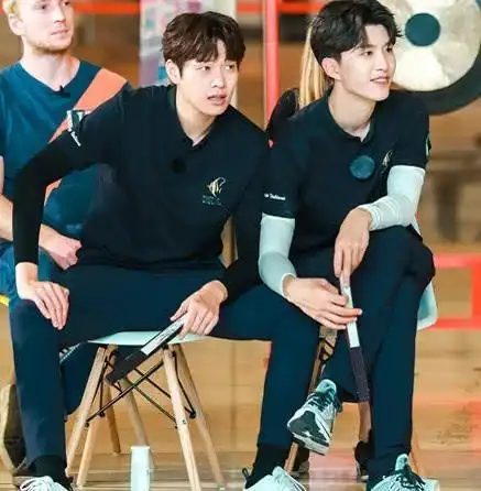 183范丞丞比183魏大勋还高看清鞋子后网友谁说谎了