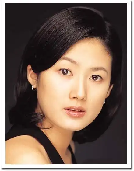 p>沈银河,1972年9月23日出生于韩国京畿道金浦市,韩国女演员.