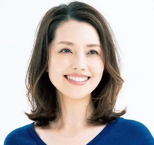 50岁阿姨做什么发型有气质显年轻?