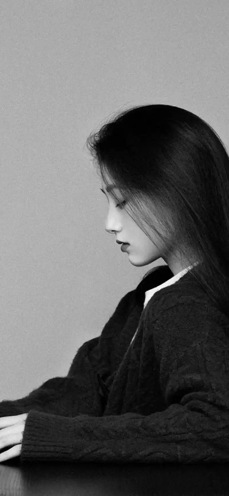 黑白壁纸."我再等,等…………"#黑白系 #高清壁纸 #我们 - 抖音