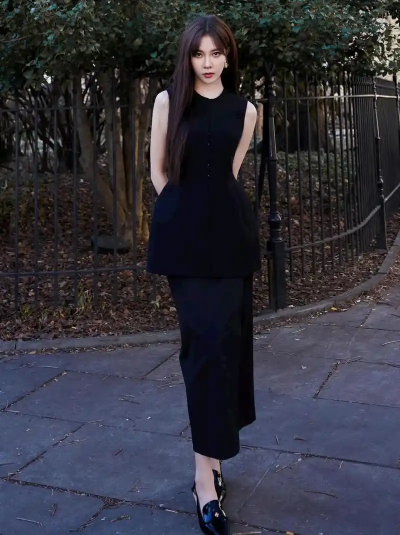 宋妍霏高跟凉鞋大长腿[笑哭]