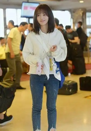 身高159的鞠婧祎撞上162的吴昕差距太明显