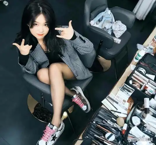 徐梦洁身高166cm,体重只有96斤,曾是国家短跑二级运动员,2018年,她以