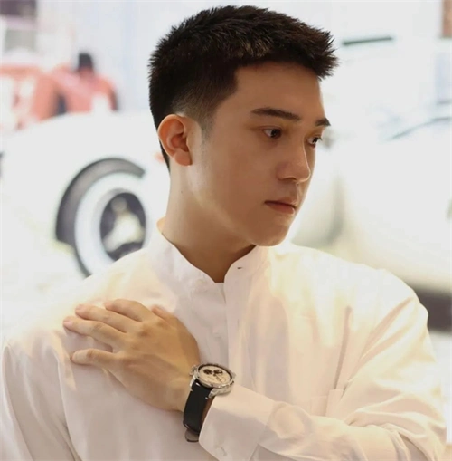 帅气炸裂的男生短发 束感飞机头酷翻了_男士短发 - 美发站