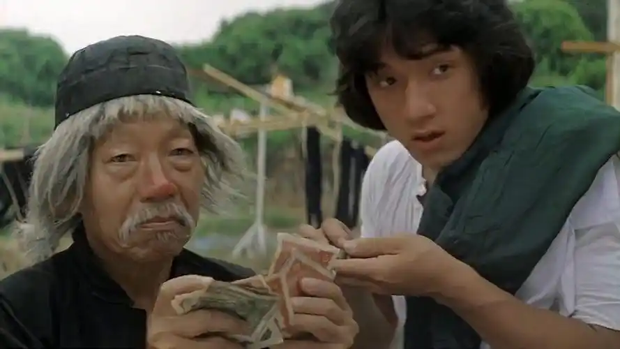 醉拳:成龙和师父去赌钱,不料他每次都中,庄家都慌了