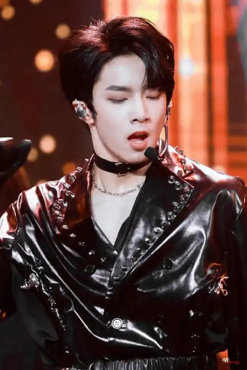 刘耀文斯凯奇品牌代言人##刘耀文舞台氛围感