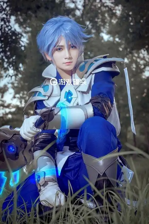 女扮男装王者荣耀诸葛亮绝代智谋cos照片写真英气逼人