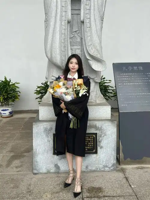 毕业照学士服穿搭