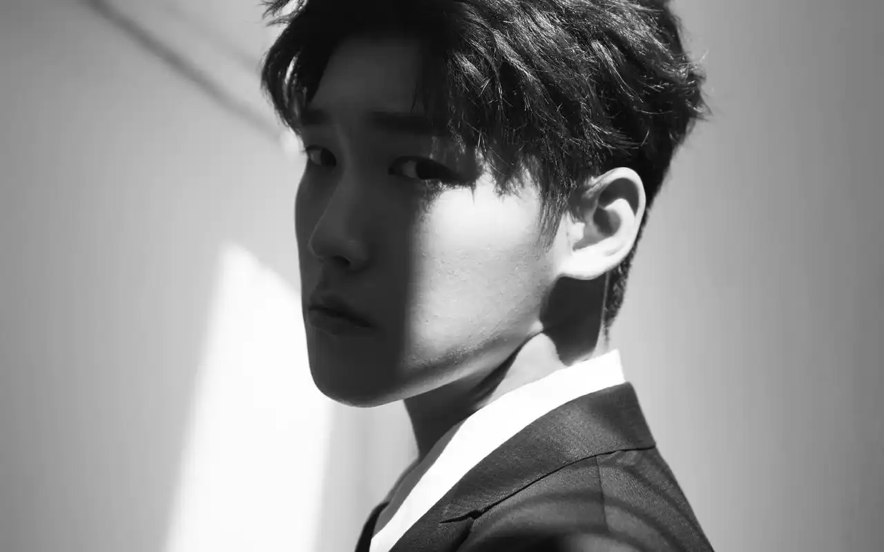 帅气,帅哥,演员,帅哥明星,邢昭林,大陆男明星邢昭林帅气西装写真图片