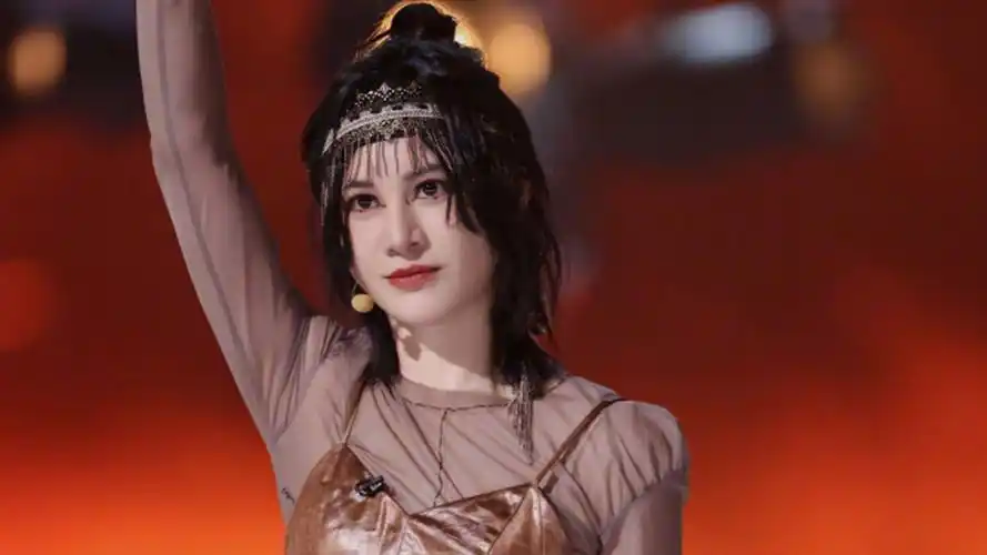 尚雯婕曾自卑肢体表现,因别人评价留下阴影,十天内爆改舞担成功