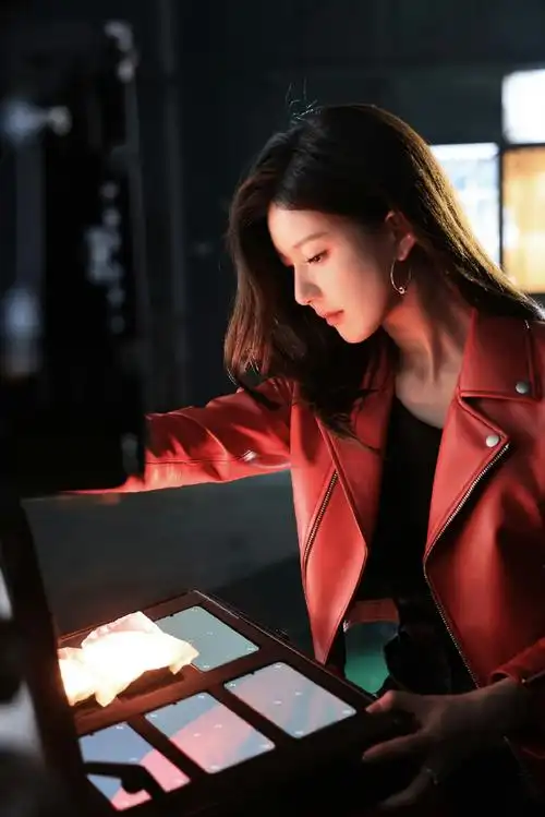 赵露思酷飒老公姐##赵露思酷飒机车风