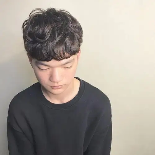 发型丨时尚好整理纹理烫发捯饬一下帅气出门